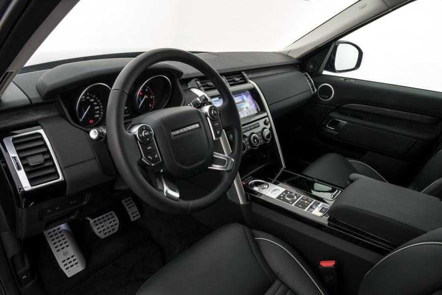 Интерьер Land Rover Discovery by Startech (L462) 2017 года  (фото 14 из 21)